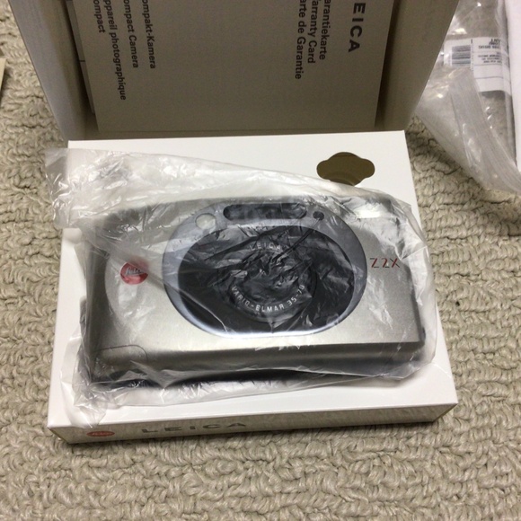 Leica ZX2 Film Camera. Working condition unknown. - Picture 8 of 9